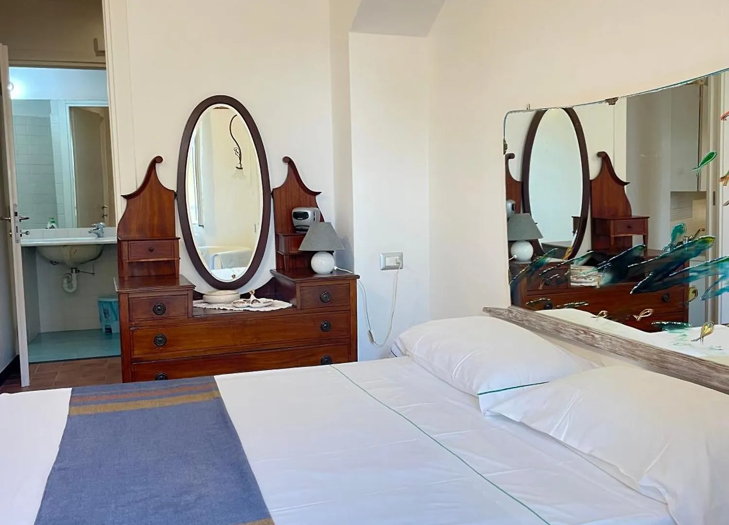 Camere Francesca Vernazza