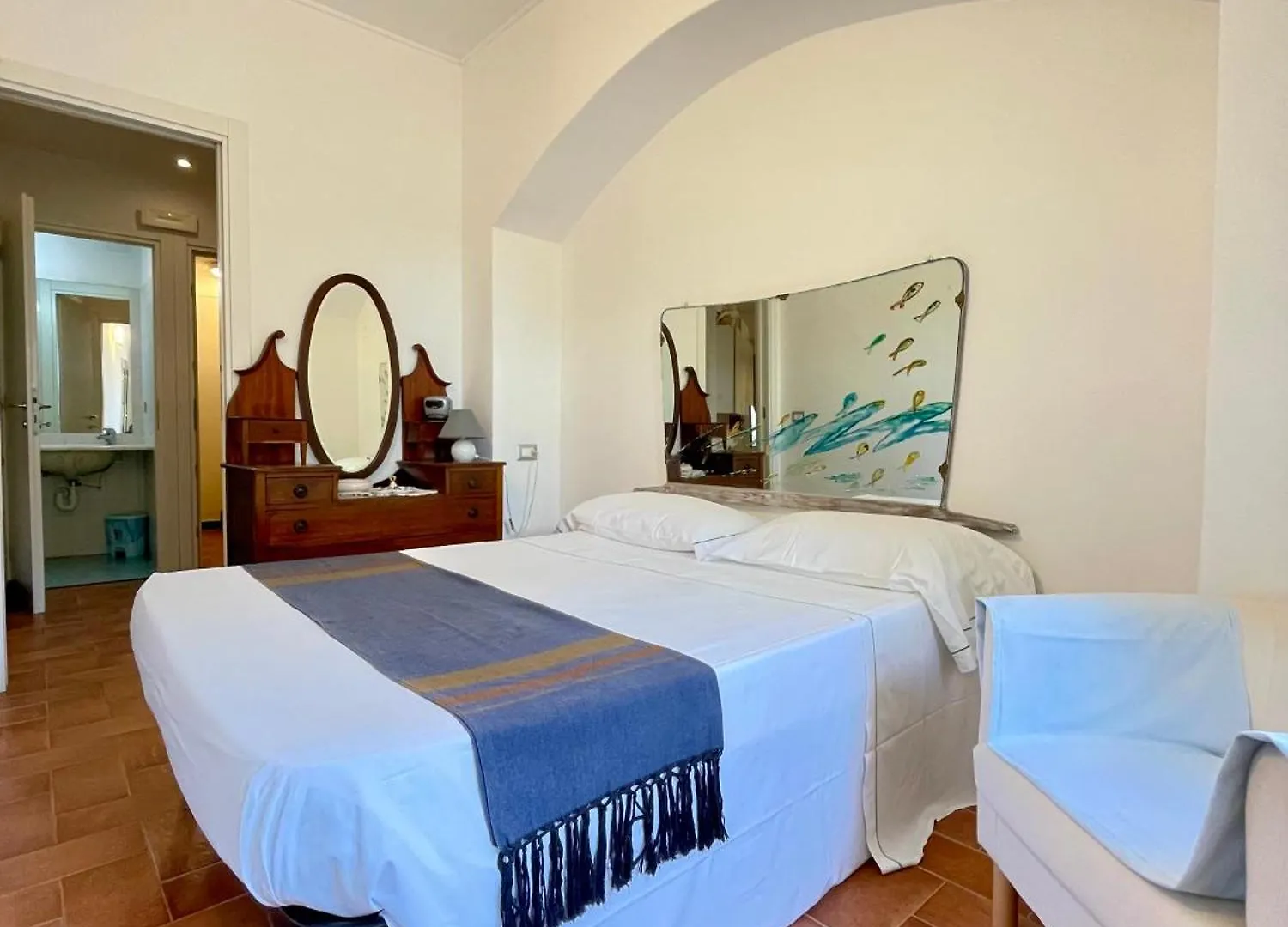 Camere Francesca Vernazza 0*,