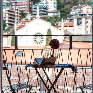 Anna's Super Cozy Flat, With A/c, High Speed Wifi, Near The And Public Transport , Como Italy